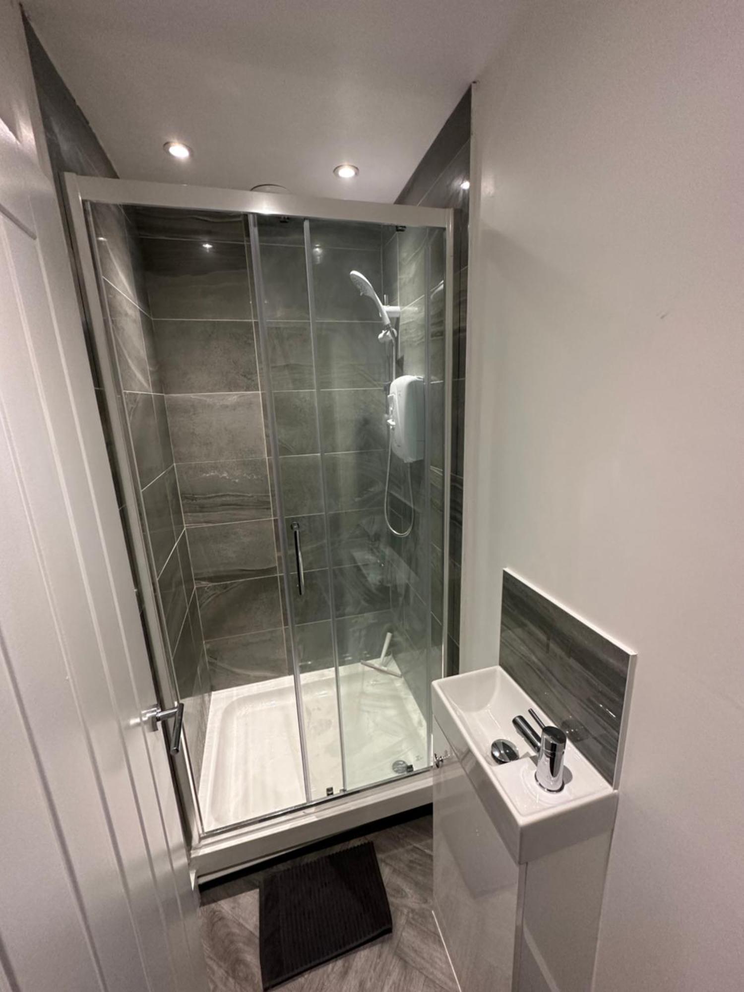 Ashley'S Place Hotel Манчестър Екстериор снимка